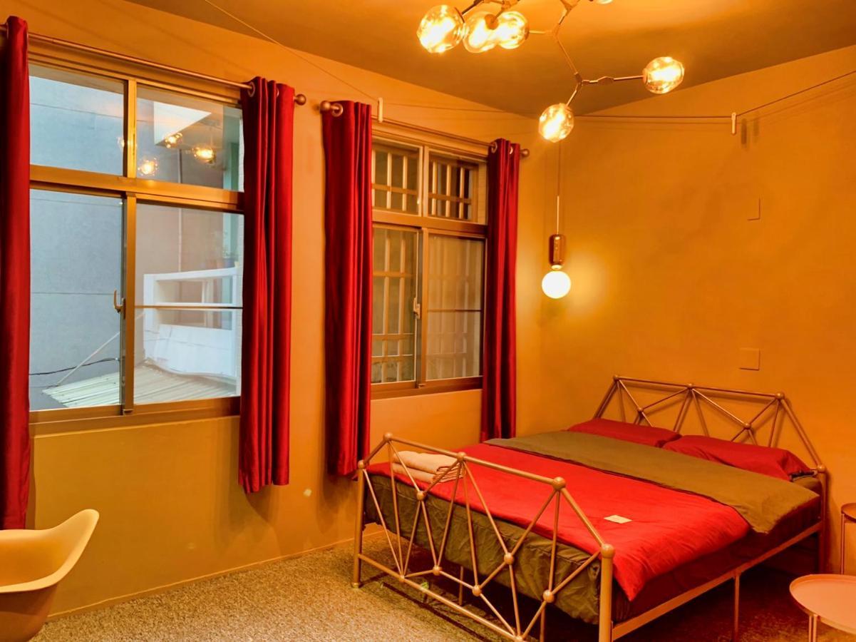 Baker Street London Style Inn Тайнан Екстериор снимка