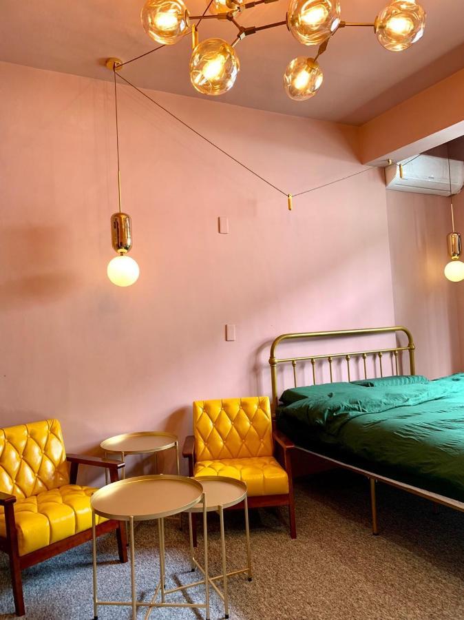 Baker Street London Style Inn Тайнан Екстериор снимка