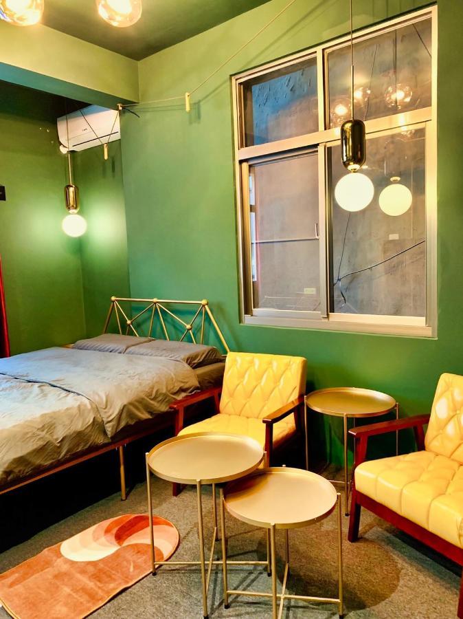Baker Street London Style Inn Тайнан Екстериор снимка