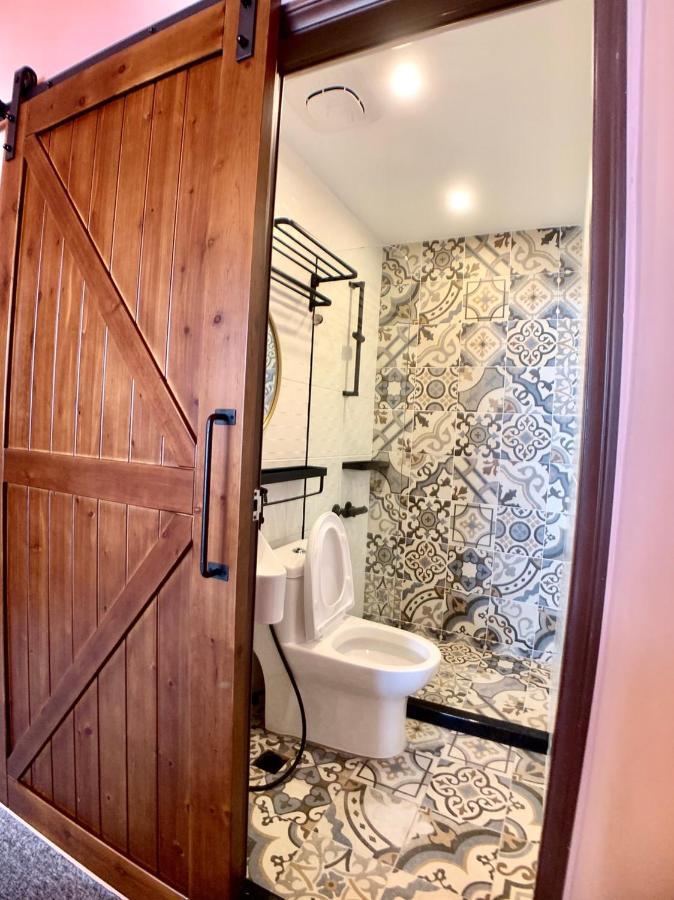 Baker Street London Style Inn Тайнан Екстериор снимка