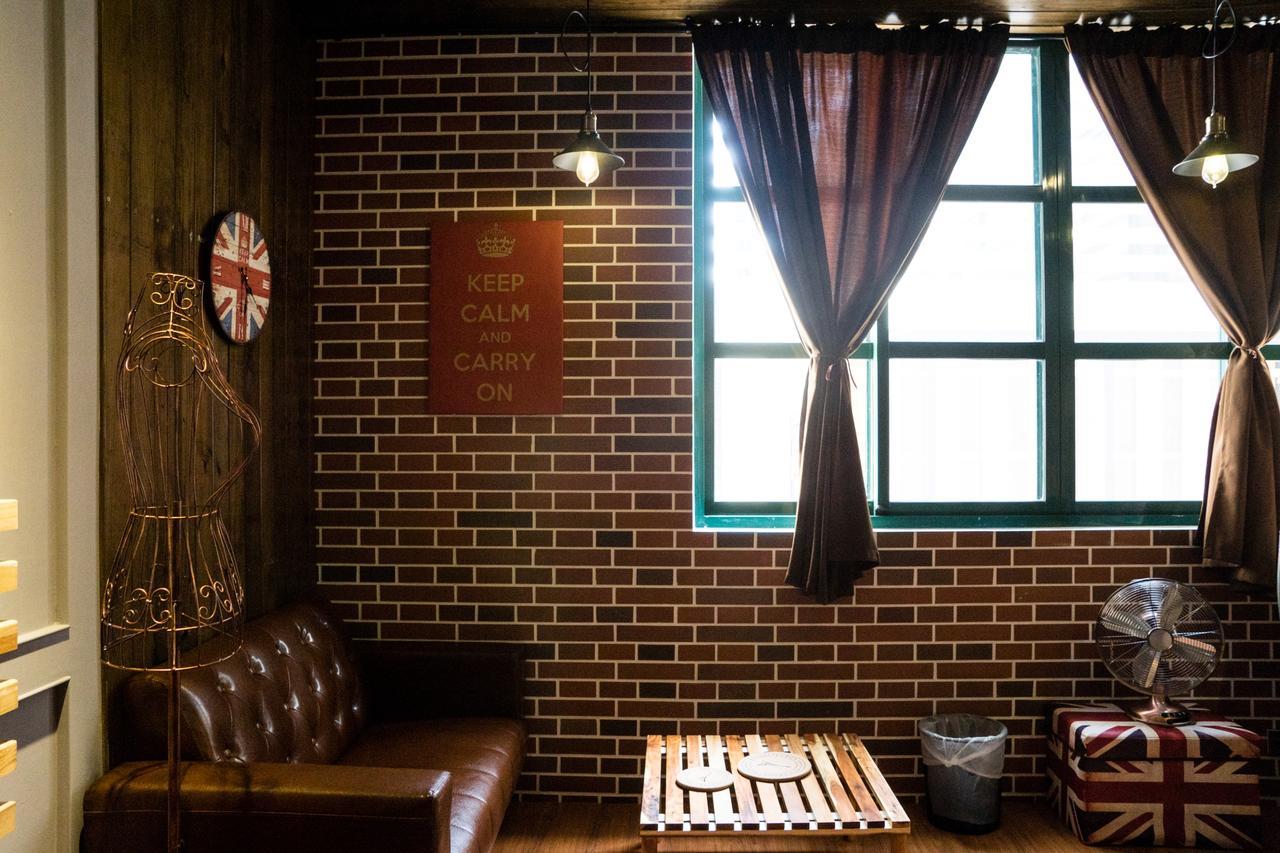 Baker Street London Style Inn Тайнан Екстериор снимка